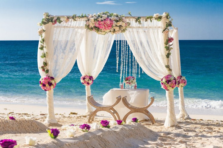 Четырёхугольная арка для морской свадьбы