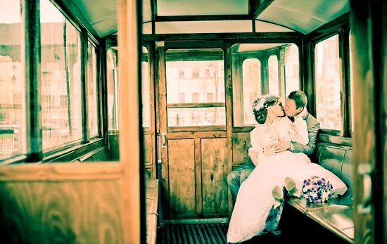 Свадебная фотосессия в трамвае