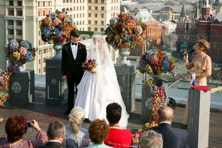 Церемония регистрации брака  на крыше отеля