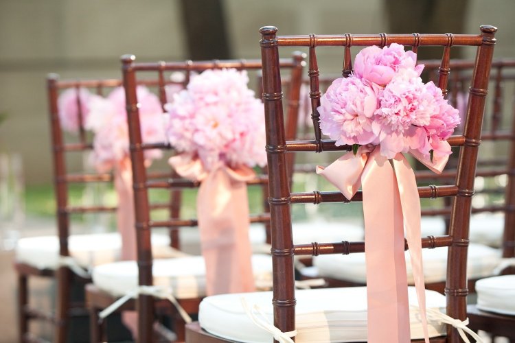 Пионы в декоре розовой свадьбы