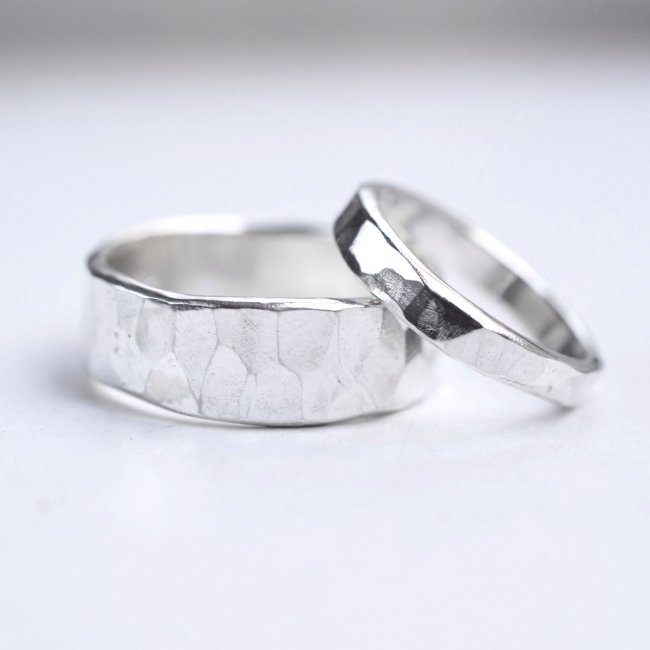 Стильные кольца из серебра
