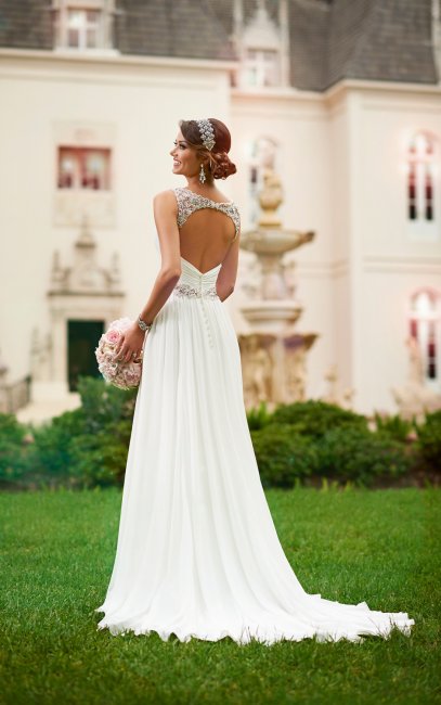 Великолепное платье, подчеркивающее красоту и грацию невесты