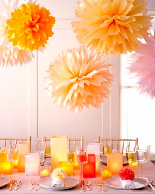 Декор свадьбы цветными бумажными шарами