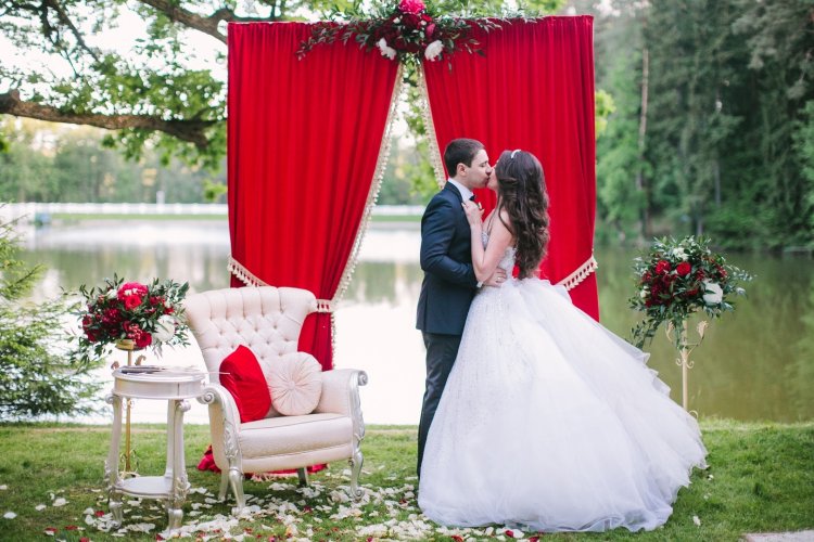 Оформление свадьбы в красном цвете