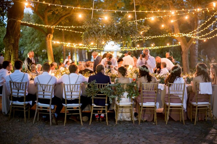 Свадебная вечеринка в формате open air вместо многочасового застолья