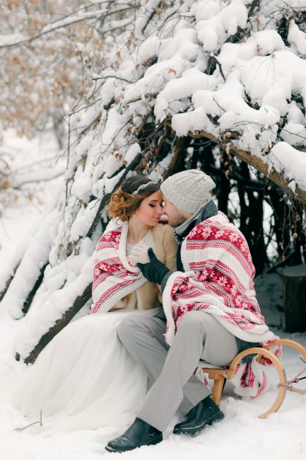 Реквизит для свадебной фотосессии зимой