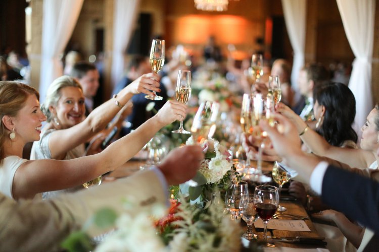 Сколько нужно алкоголя на свадьбу
