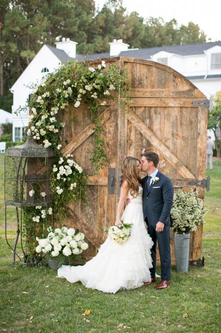 Свадебная арка из дверей