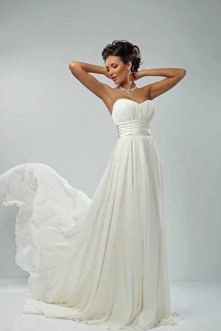 Греческое свадебное платье с воздушными юбками