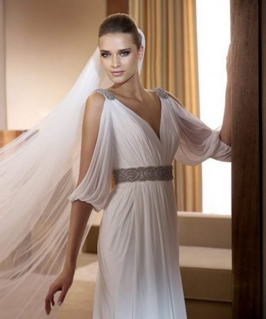 Свадебное платье в греческом стиле с длинными рукавами