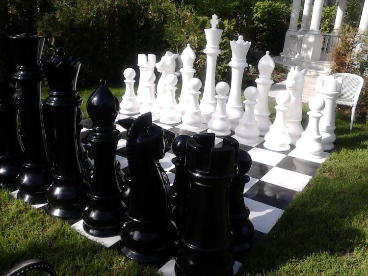 Гигансткие шахматы для свадьбы