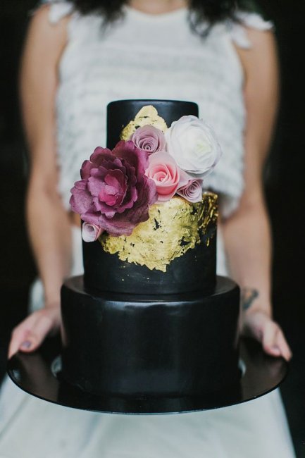 Черный торт на свадьбу