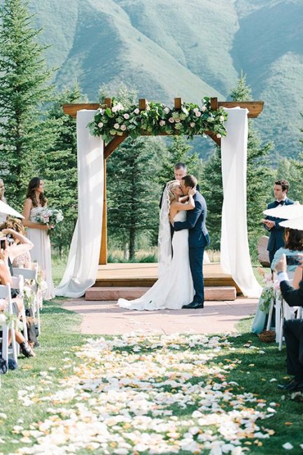 Церемония регистрации брака в горах