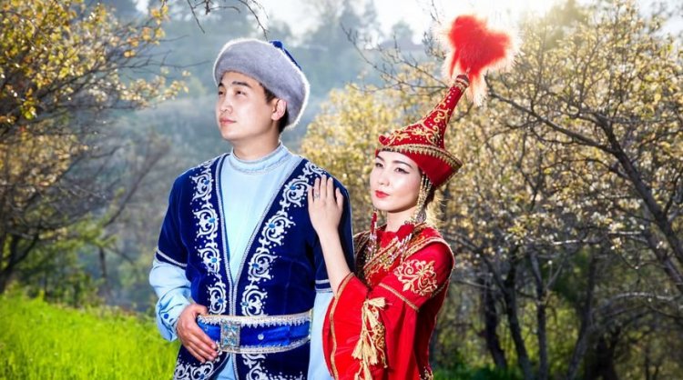 Казахский жених с невестой