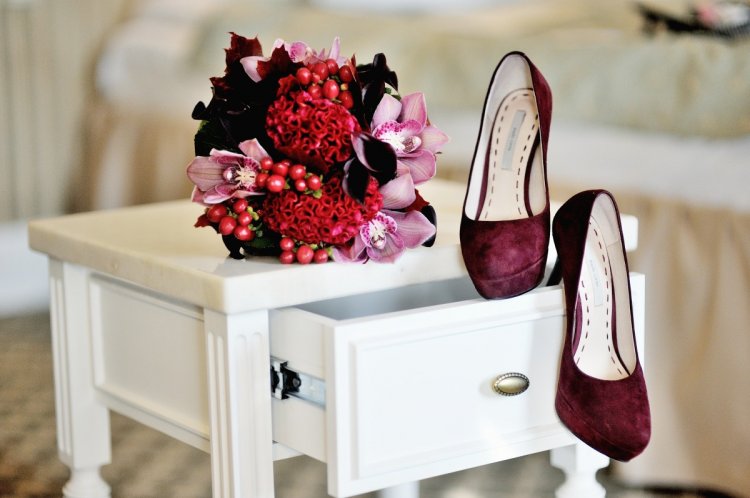 Бордовые туфли на свадьбу