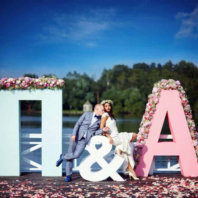 Буквы для выездной церемонии бракосочетания и фотосессии