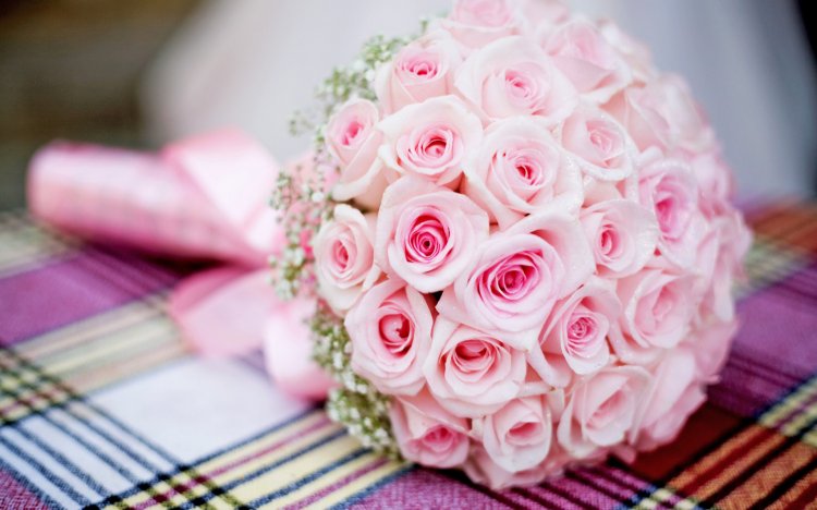 Розовый букет невесты