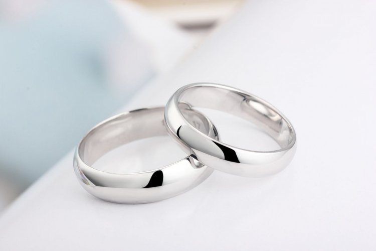 Серебряные кольца на свадьбу