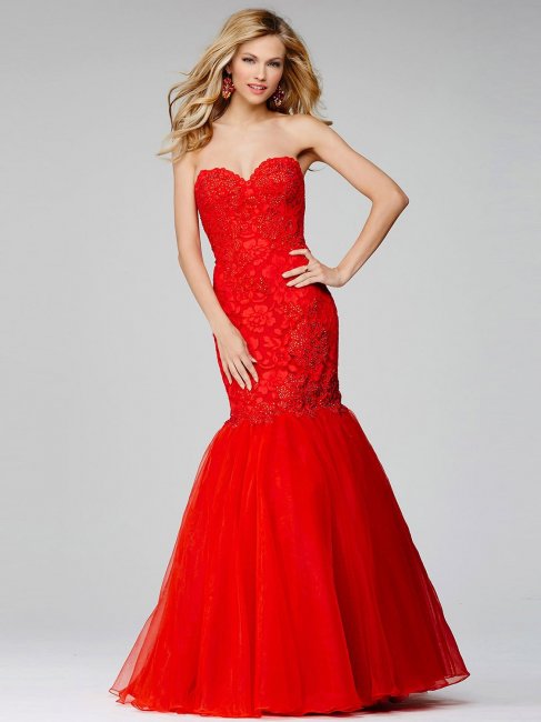 Платье-русалка в красном цвете