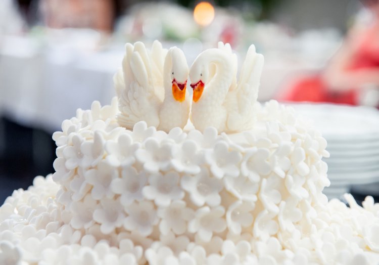 Фигурки на свадебный торт из мастики