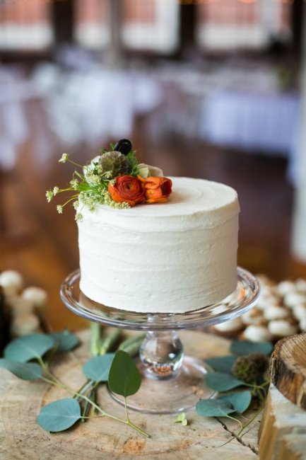 Красивая подача свадебного торта