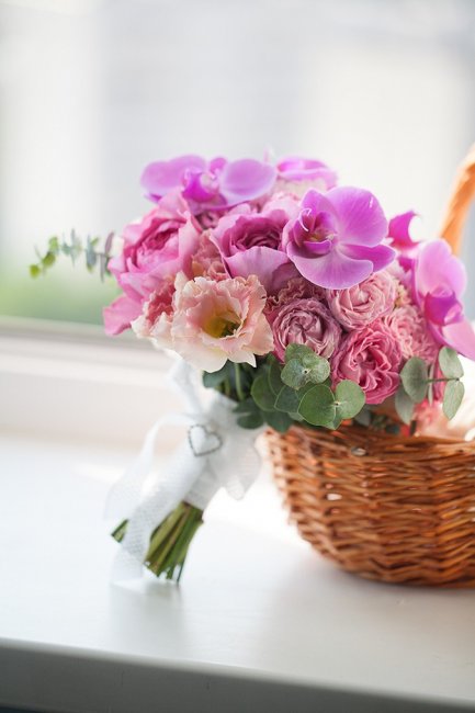 Букет невесты с орхидеями в сочетании с другими цветами