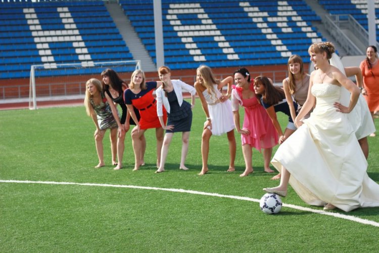 Оригинальный выкуп невесты в футбольном стиле