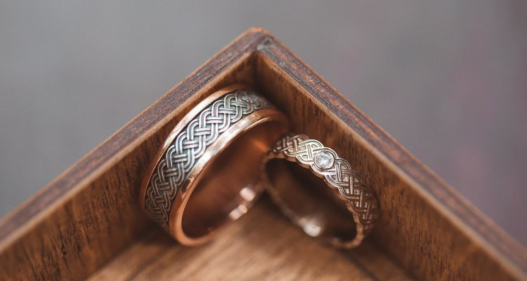 Красивые кольца с камнем