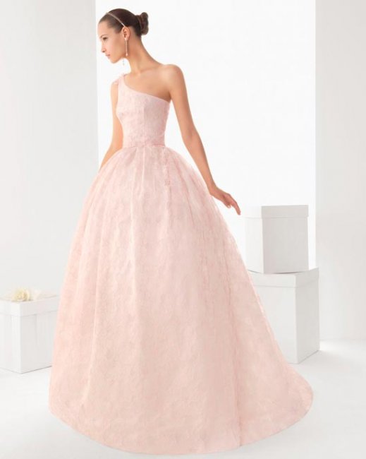 Светлое розовое свадебное платье