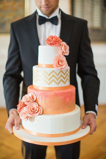 Свадебный торт на свадьбу в коралловом цвете