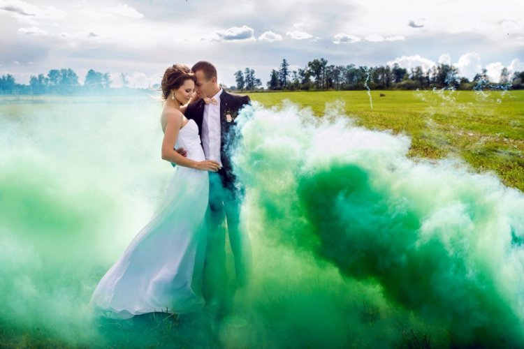 Свадебные фото с дымовыми шашками – как сделать яркие снимки