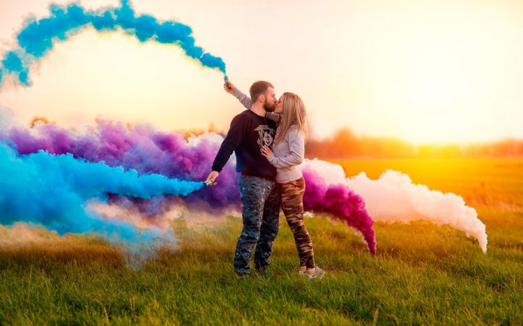 Фотосъемка Love Story с цветным дымом