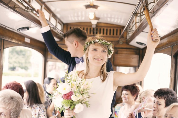 Свадьба в июне в трамвае