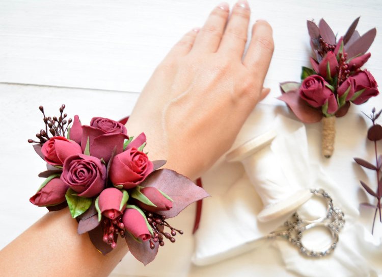 Цветок на руку своими руками в виде браслета подружкам невесты