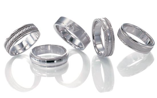 Платиновые свадебные кольца – роскошь, которая того стоит