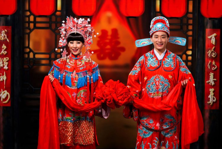 Традиционная  китайские свадебные наряды