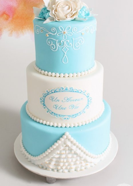 Торт на голубую свадьбу