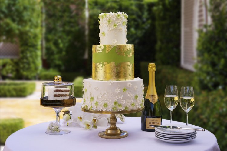 Сочетание цветов на свадебном торте
