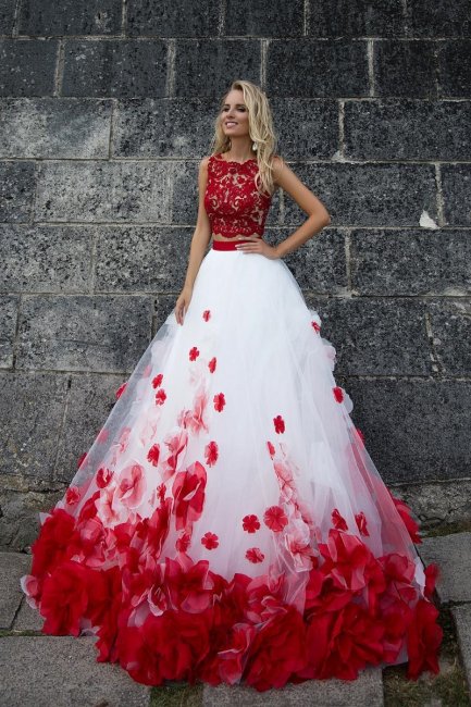 Красно-белое платье