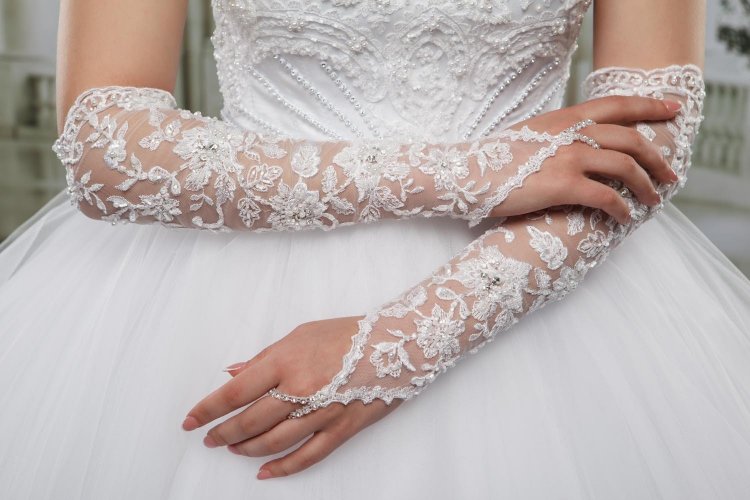 Оперные свадебные перчатки