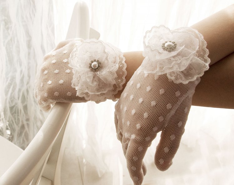 Декор свадебных перчаток