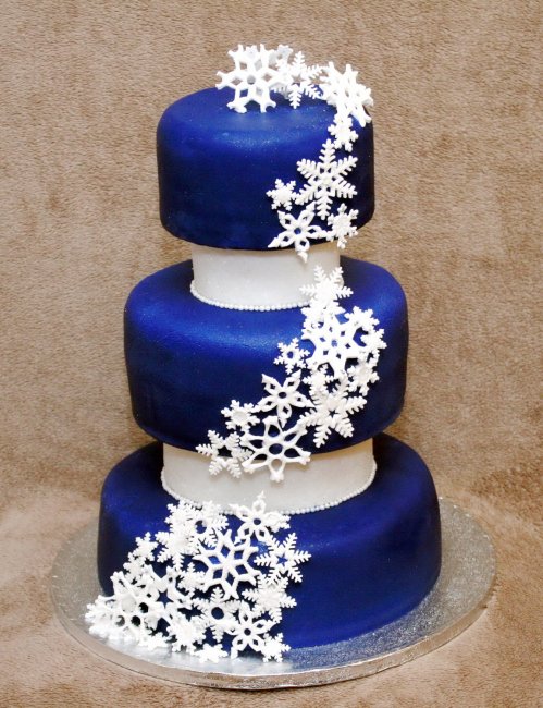 Синий торт на зимнюю свадьбу