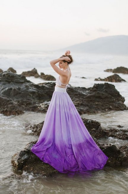 Бело-фиолетовое платье