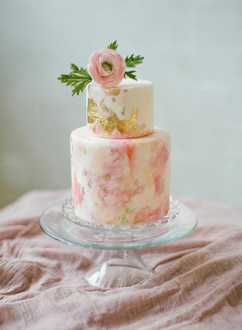 Свадебный акварельный торт с цветами