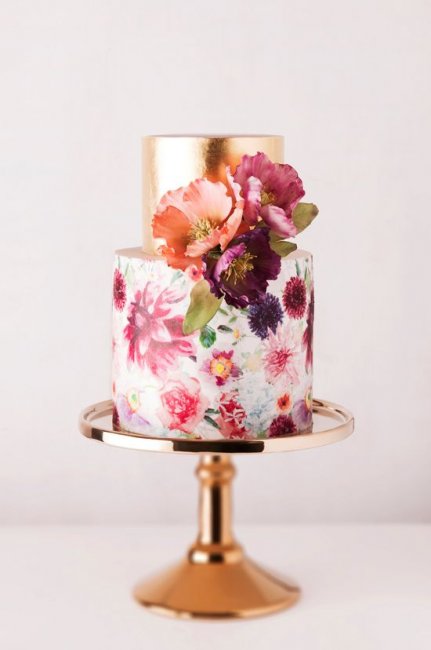 Прекрасный акварельный торт для летней свадьбы
