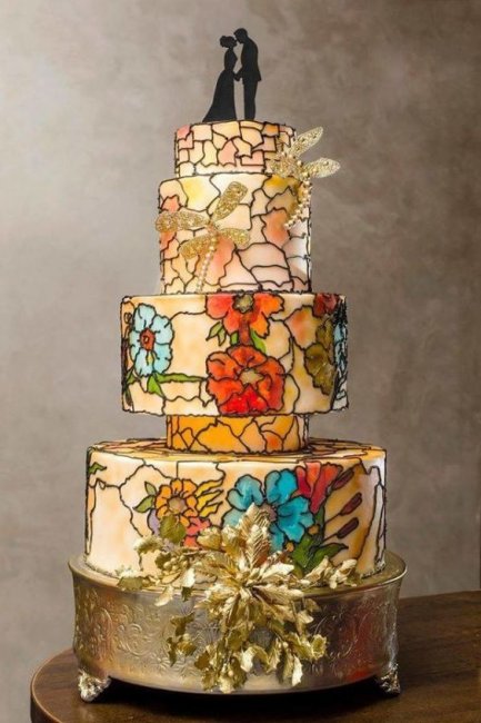Красивый свадебный торт расписаный вручную