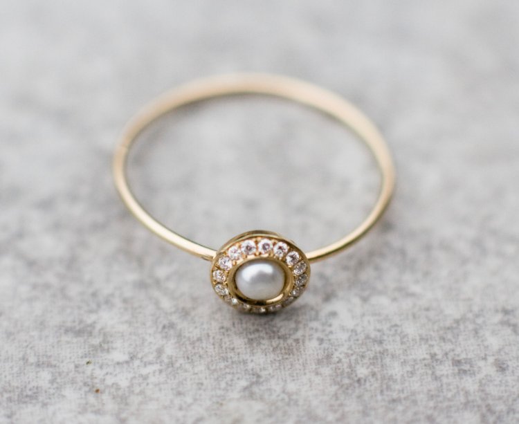 Обручальные кольца с дуэтом «бриллиант + жемчуг»