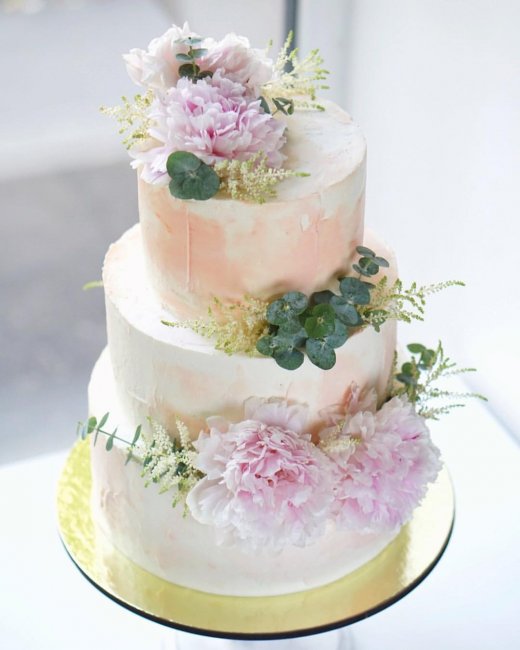 Свадебный торт в 3 яруса