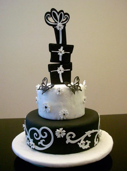 Торт на свадьбу в черно-белых тонах