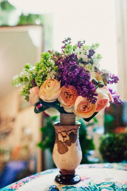 Цветы для украшения свадебного стола в стиле 90-х